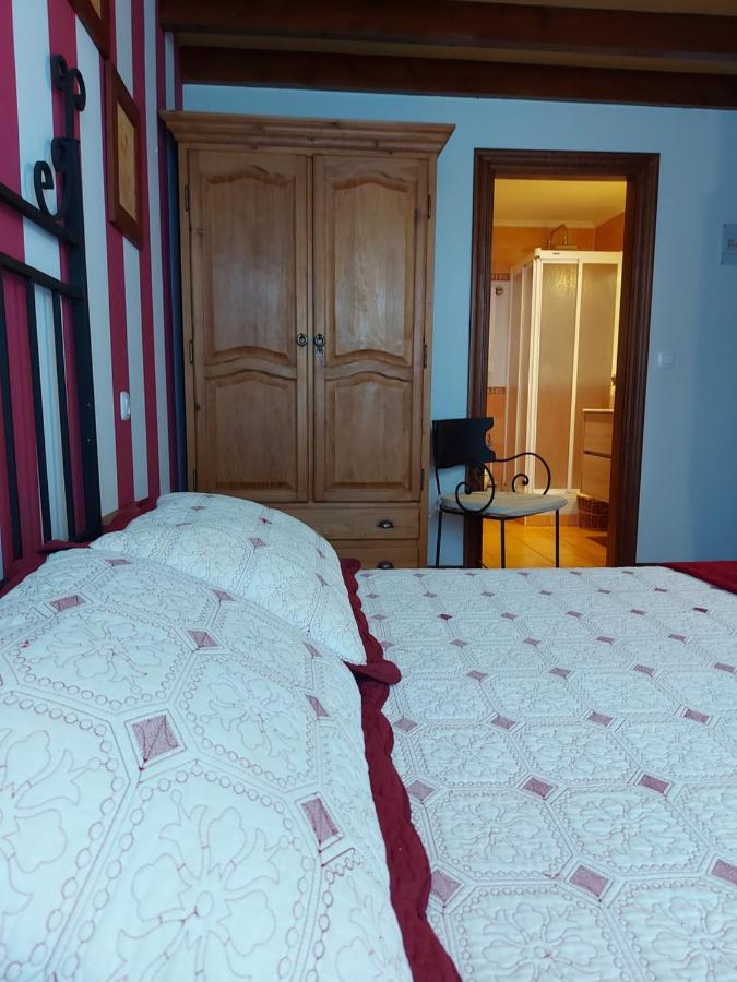 Doppel- oder Zweibettzimmer