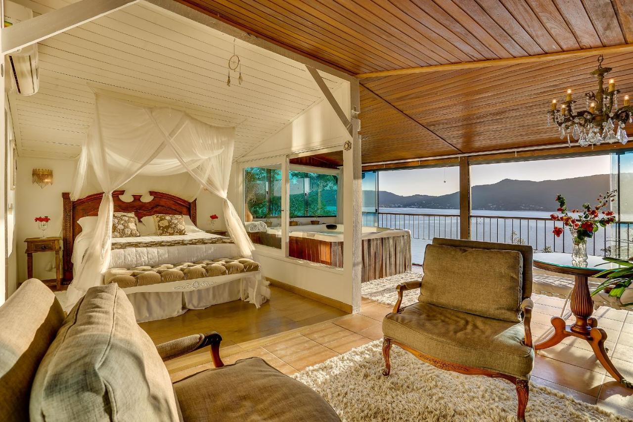 Suite with Lake View