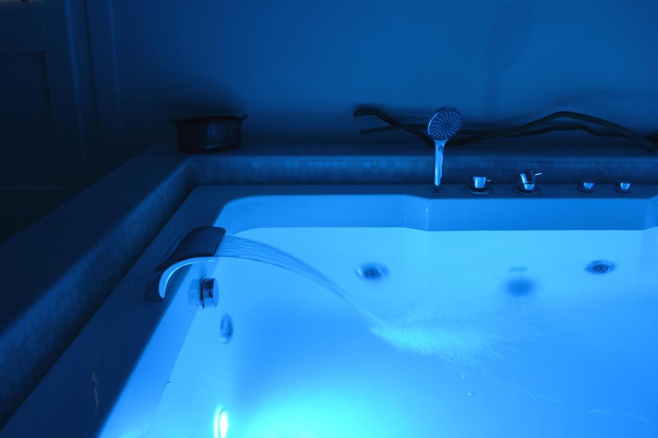 Suite with Hot Tub