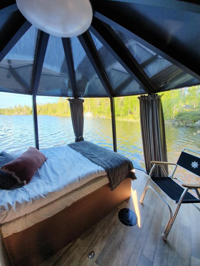 B&B Kuusamo - AuroraHut, Overwater Hut - Bed and Breakfast Kuusamo