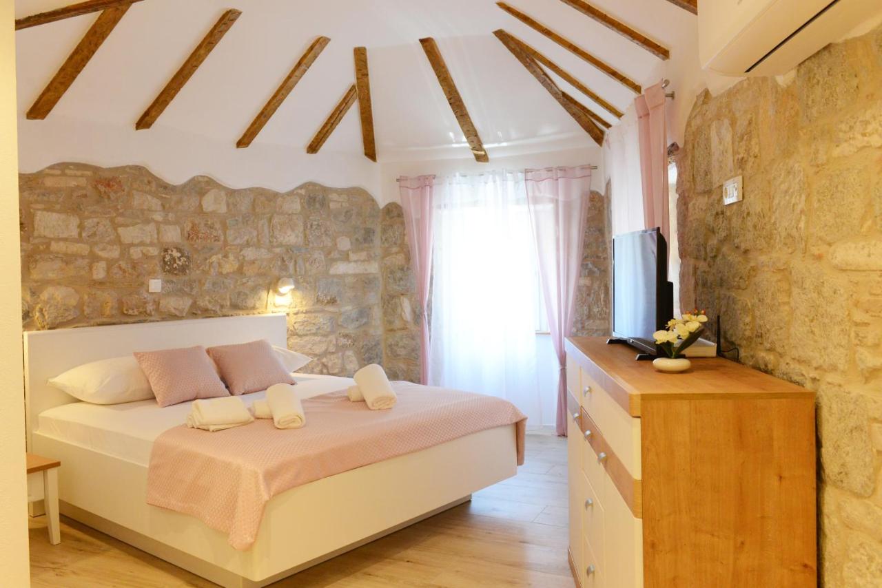 Veli Varos OLD TOWN Deluxe APARTMENT City Centre - B&B