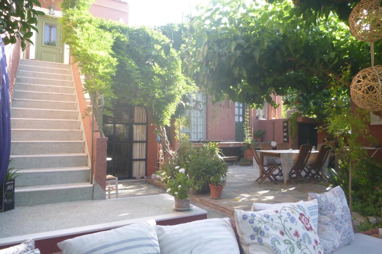 B&B Amárynthos - Small Guesthouse In The Garden - Bed and Breakfast Amárynthos