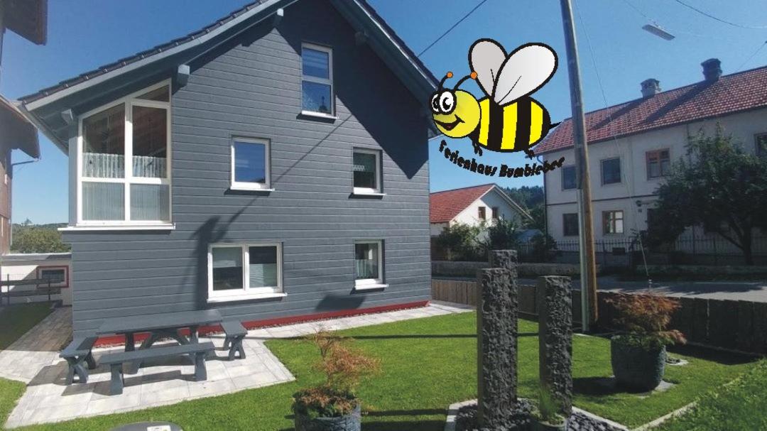 B&B Eggenthal - Ferienhaus Bumblebee im Allgäu - Bed and Breakfast Eggenthal