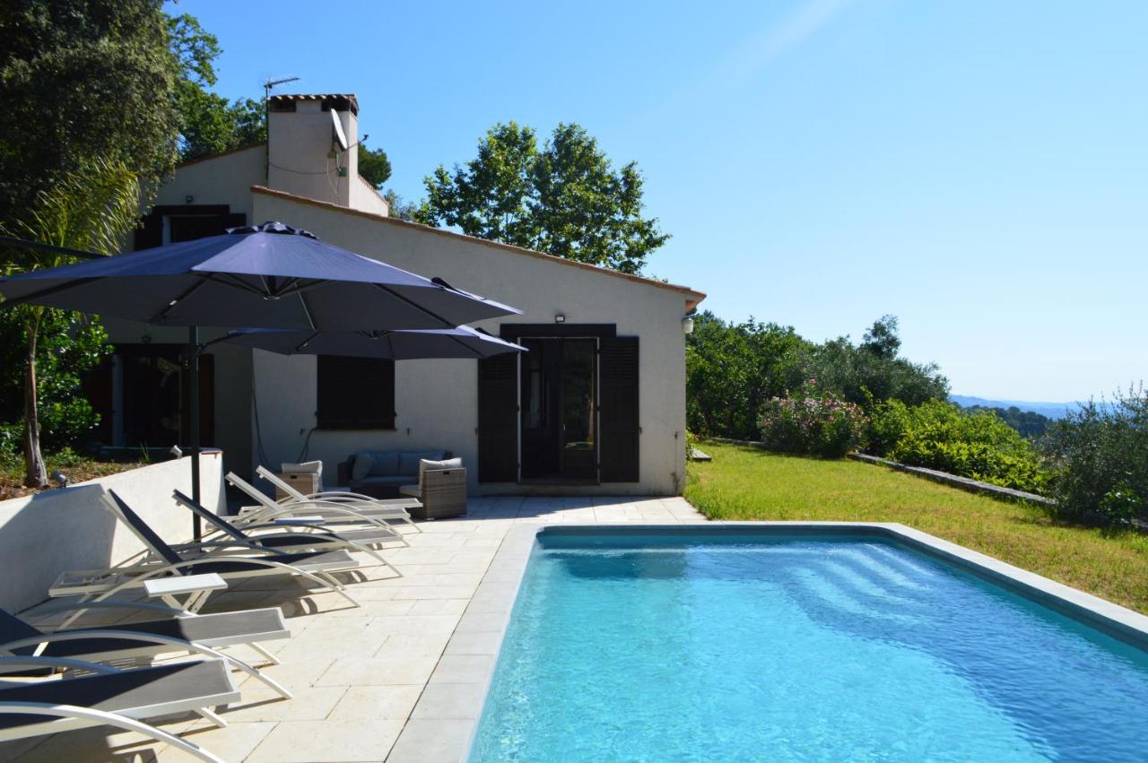 Maison avec vue panoramique et piscine - B&B