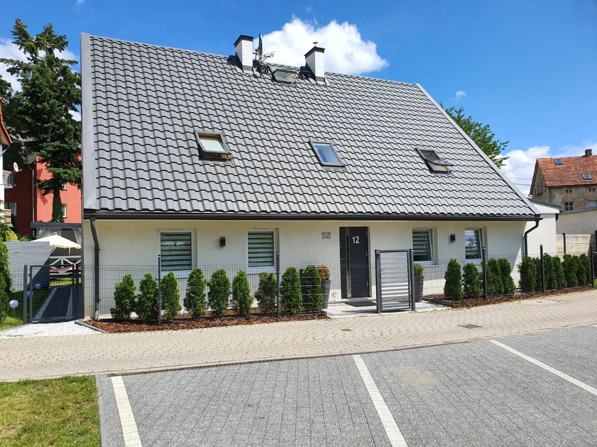 7apartments przy Termach Cieplickich - B&B