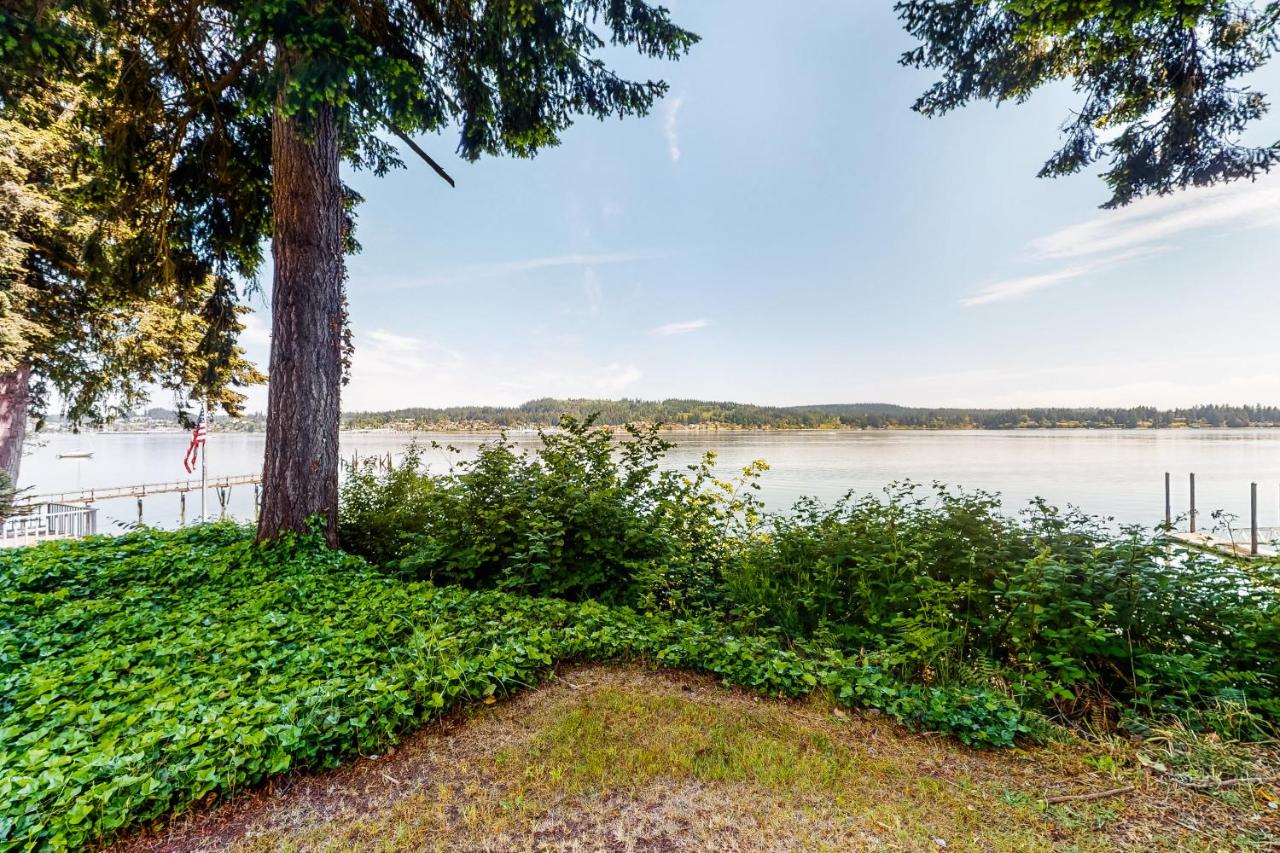 Waterfront Getaway - Ferienwohnung