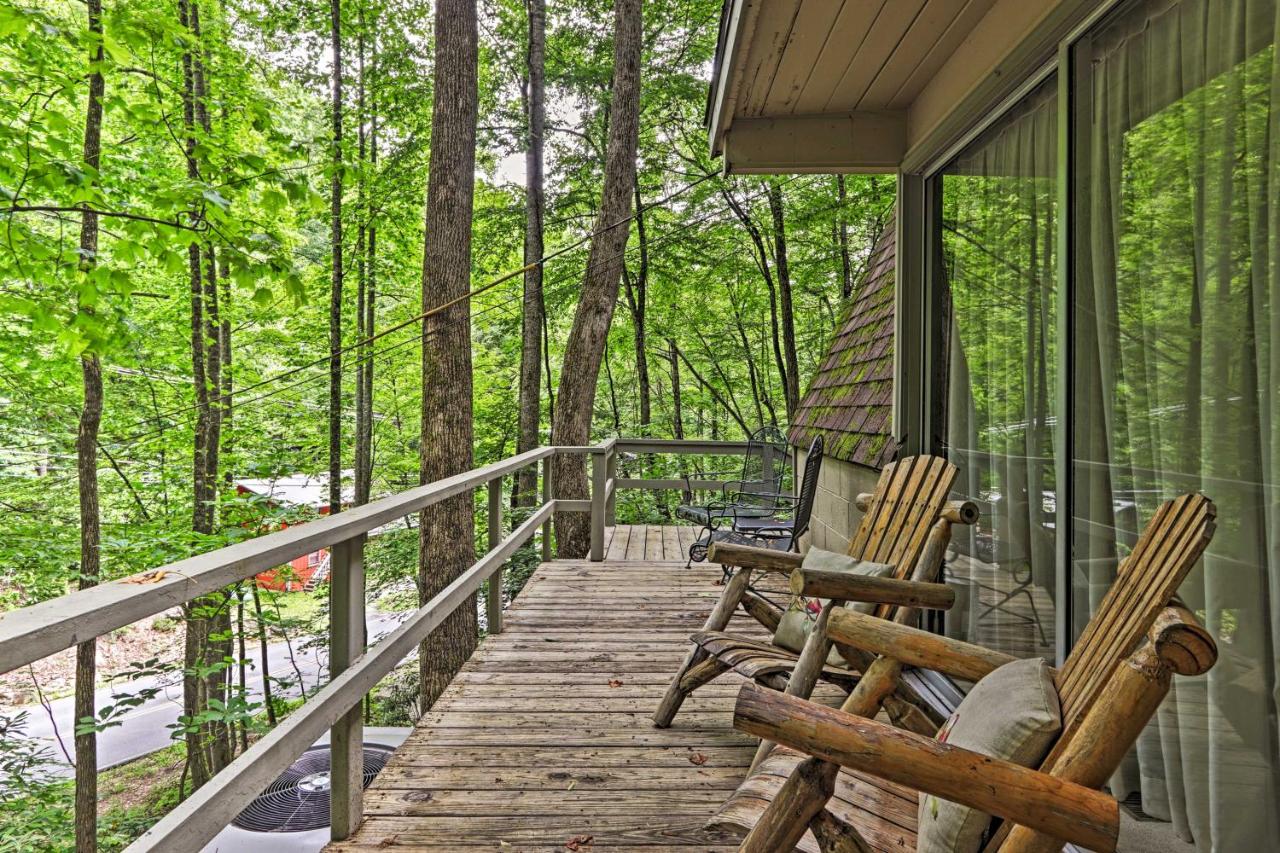 Snuggle Inn in the Heart of Chalet Village! - Chambres d’hôtes Gatlinburg