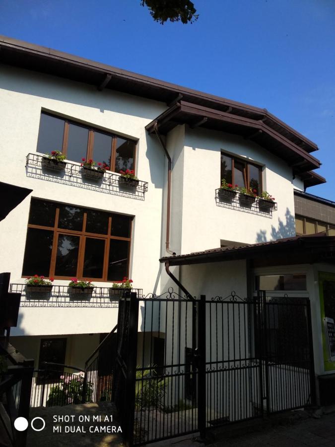 Casa Romaneasca - Bed and Breakfast Curtea de Argeş