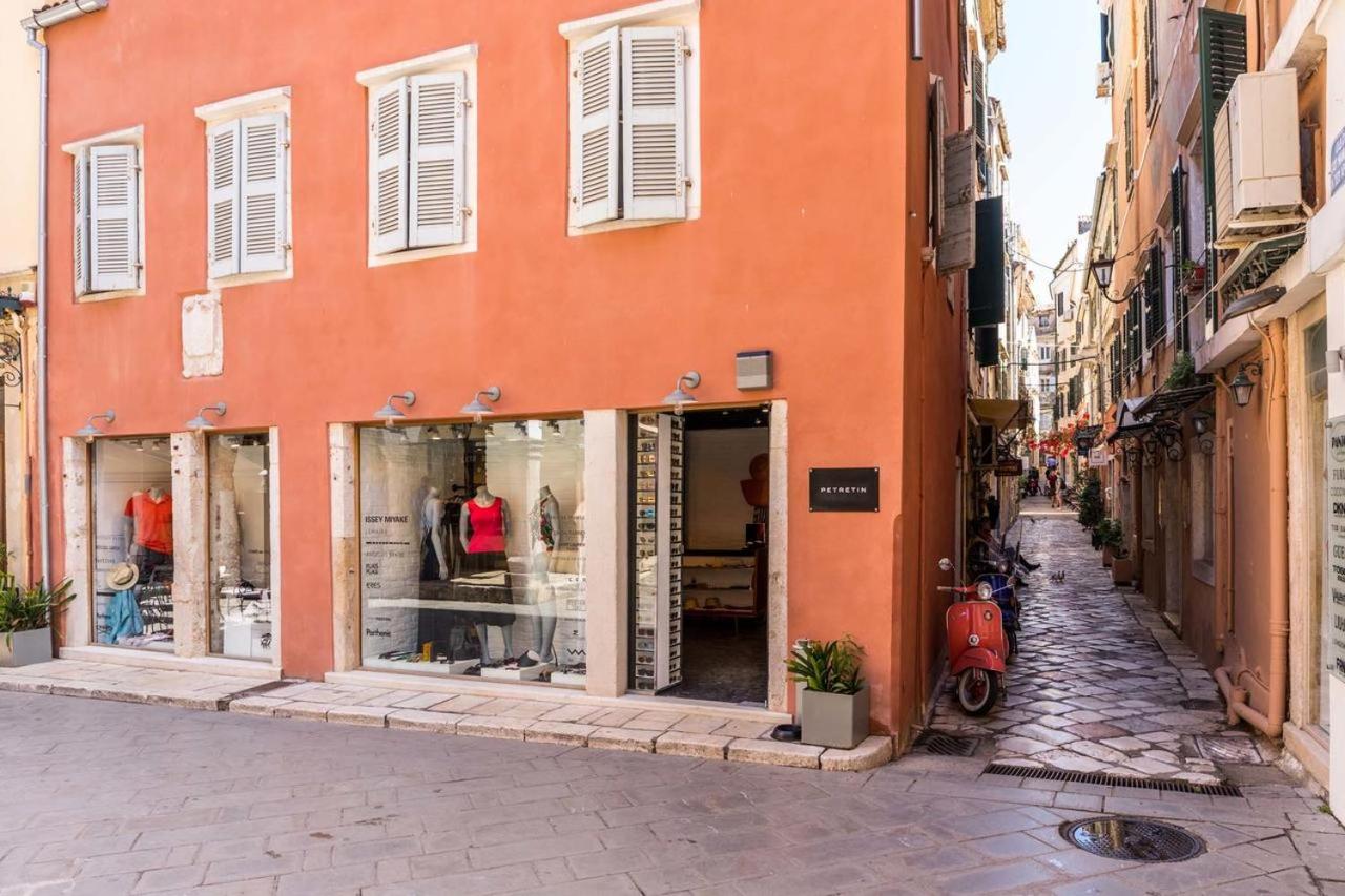 Queen Apartment, in the heart of Corfu Historical Old Town Center! - Chambres d'hôtes Karyófyto