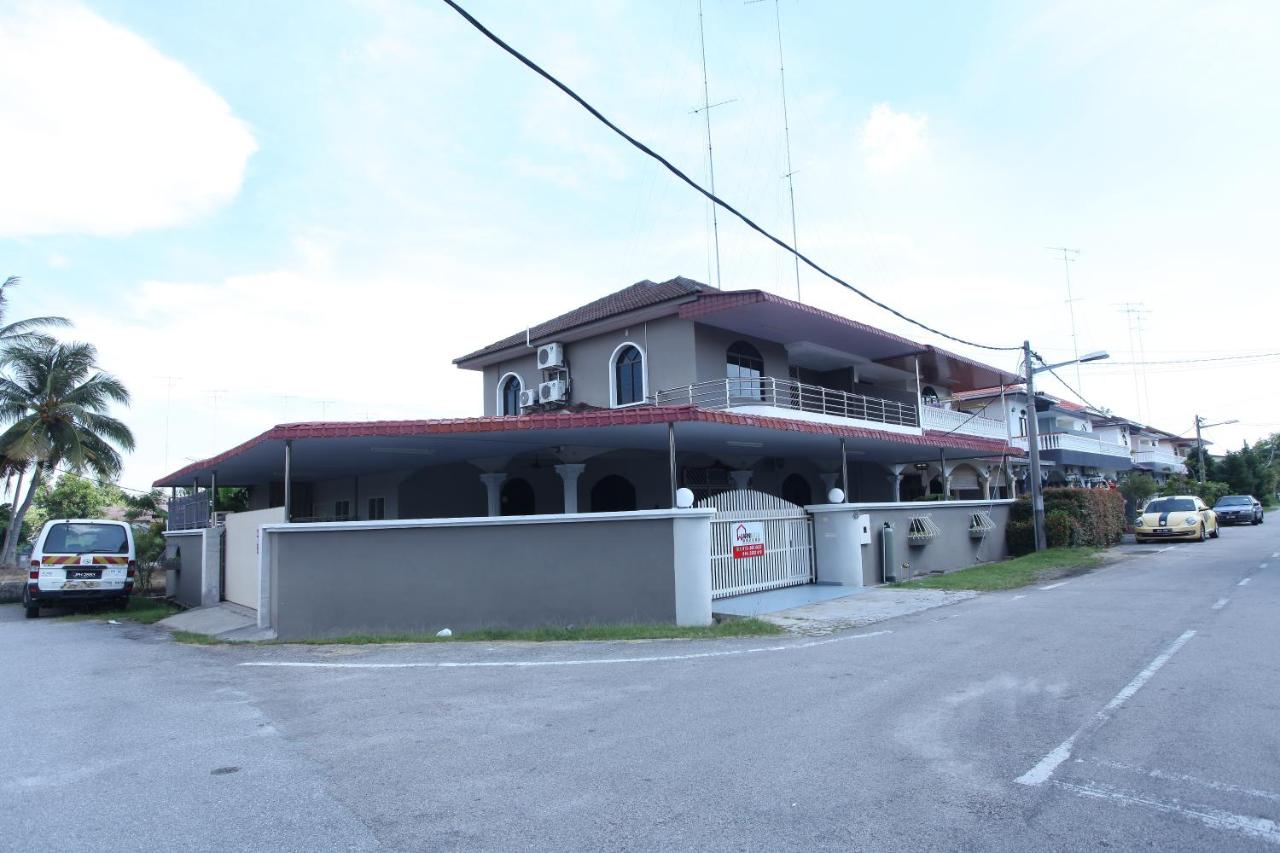 B&B Muar - WARNI 48 Whole Or Room - Bed and Breakfast Muar