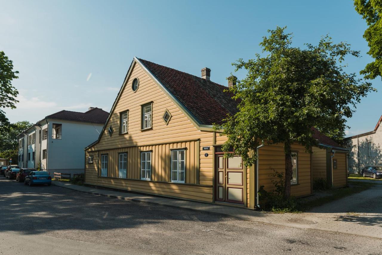 Kuressaare Turu Apartment - Bed and Breakfast Kuressaare