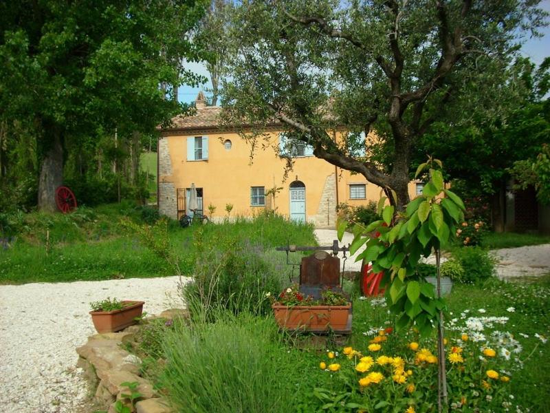 B&B San Lorenzo in Campo - Casa dei ciliegi - Bed and Breakfast San Lorenzo in Campo