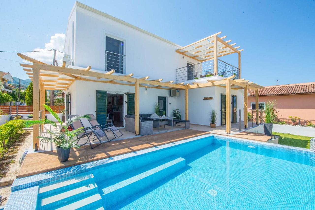 Acharavi Beach Villa - B&B