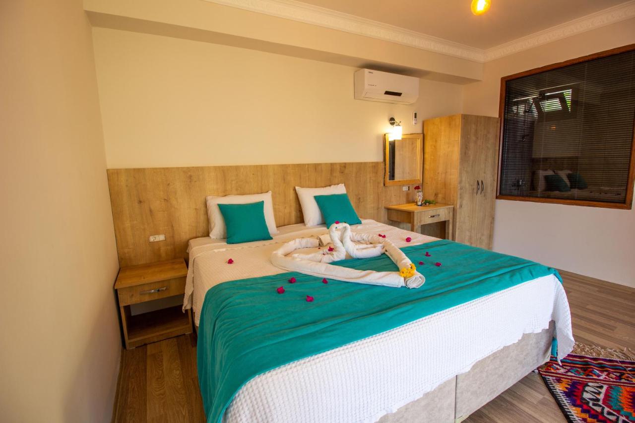 Double Room with Balcony and Sea View
