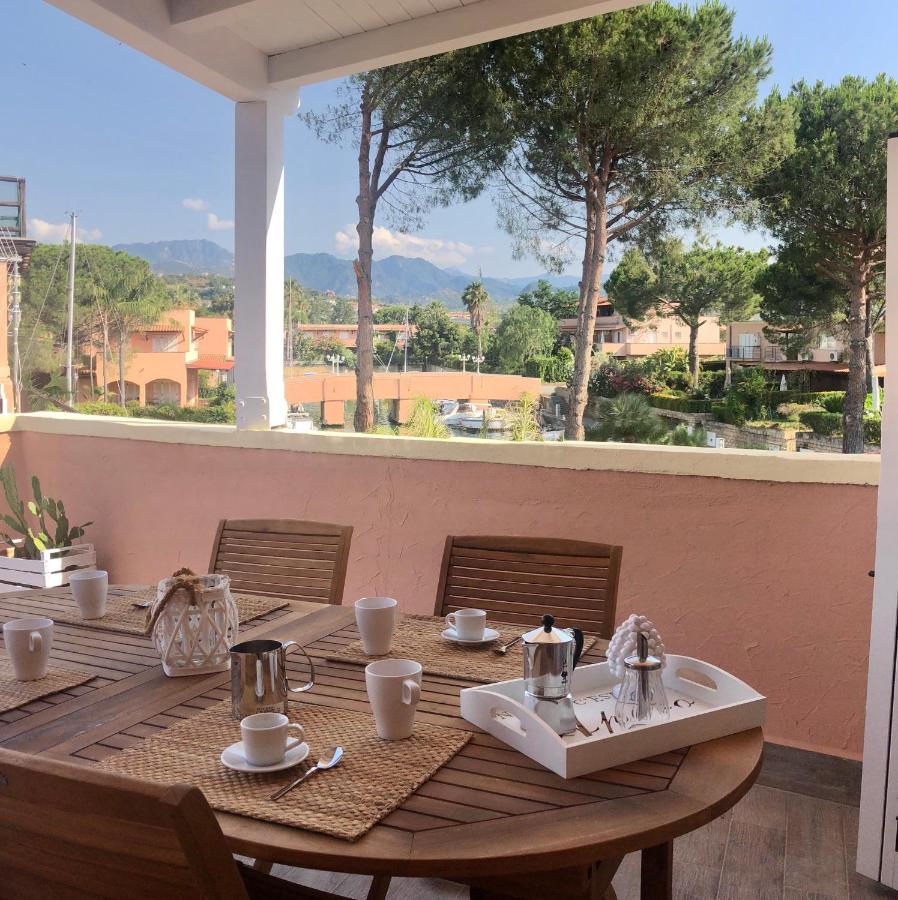 Casa FiLu’ a Portorosa Baia dei Delfini - B&B
