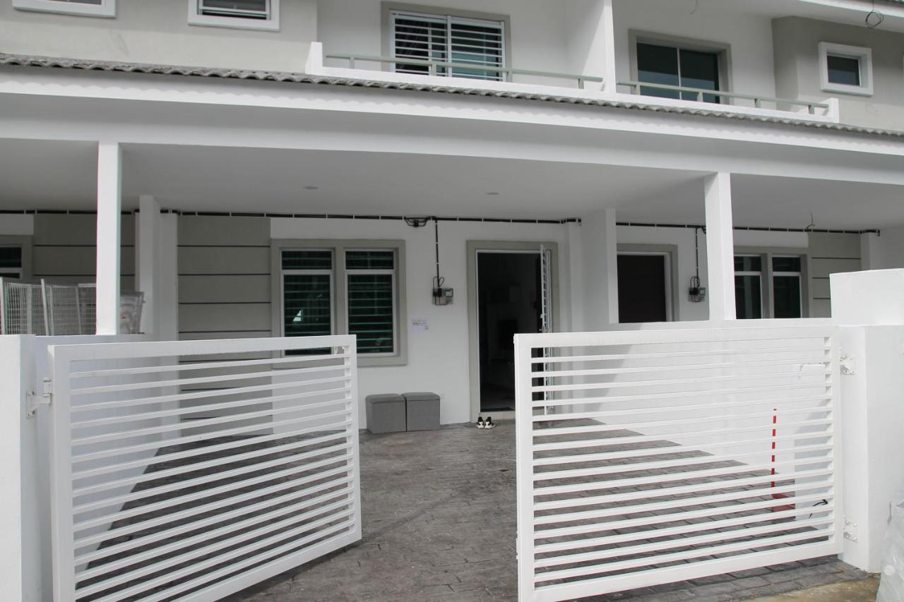 Bricks Terrace House 4R 3BR (Near to Night Market) - B&B
