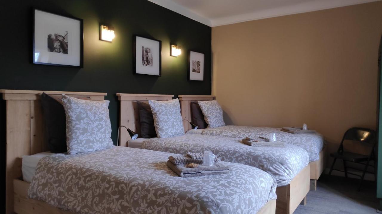 Camera Familiare con Bagno Privato