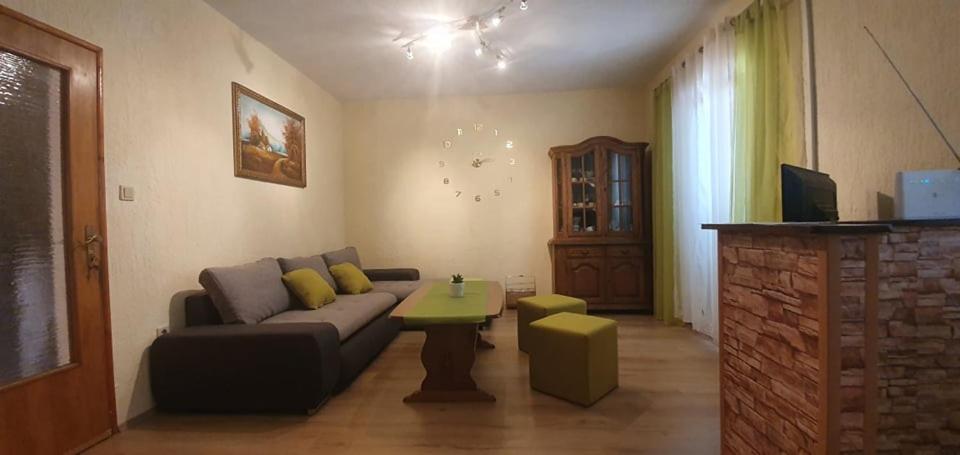 Appartamento con 2 Camere da Letto