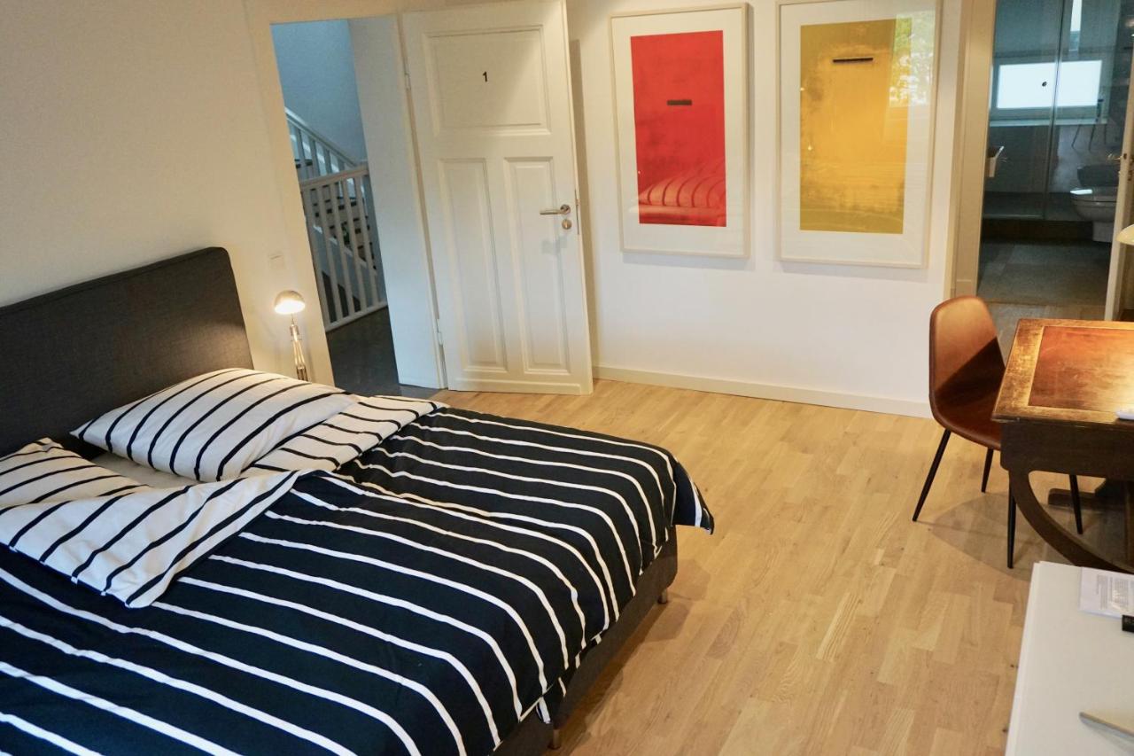 B&B Düsseldorf - Privatzimmer Schönfelder - Bed and Breakfast Düsseldorf