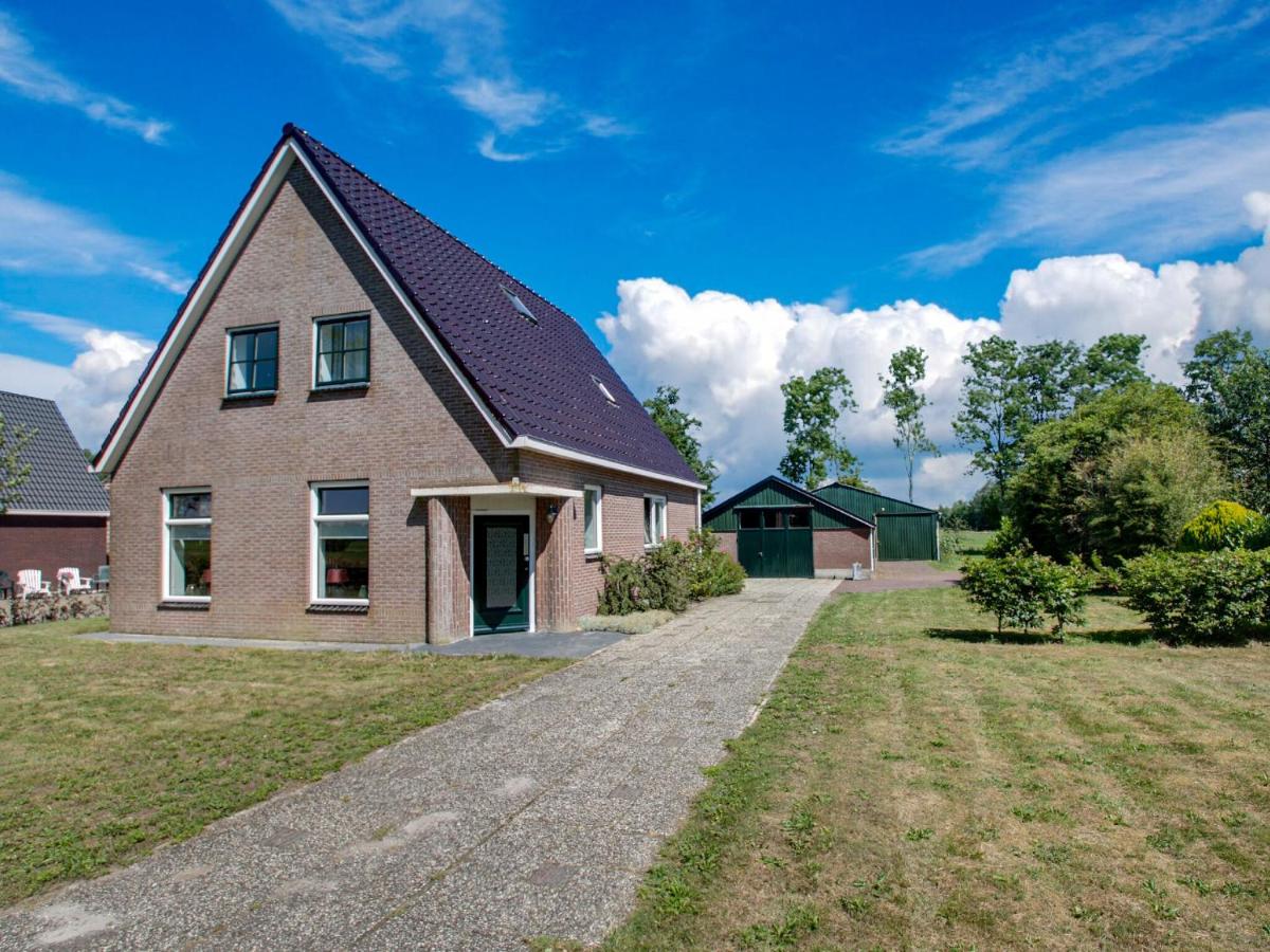 B&B Langezwaag - Classy Holiday Home in Langezwaag with Terrace - Bed and Breakfast Langezwaag