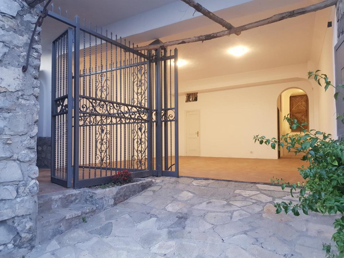 Casa Ella with Private Parking - B&B Praiano