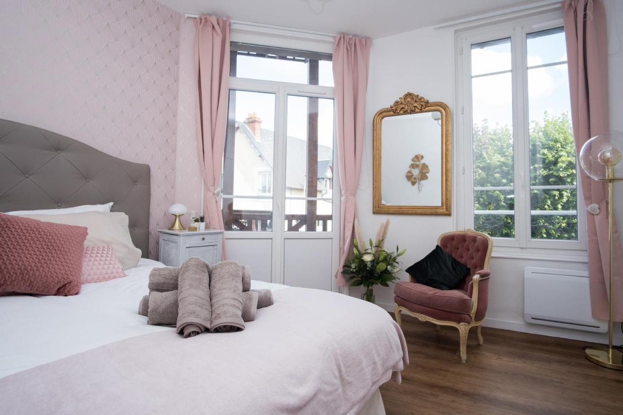 Cabourg Cosy chic Cabourg hyper-centre 4 pers, 2 bedrooms , 2 sdb, terrasse, wifi - B&B Cabourg