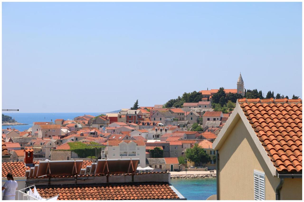 Doppelzimmer mit Balkon und Meerblick