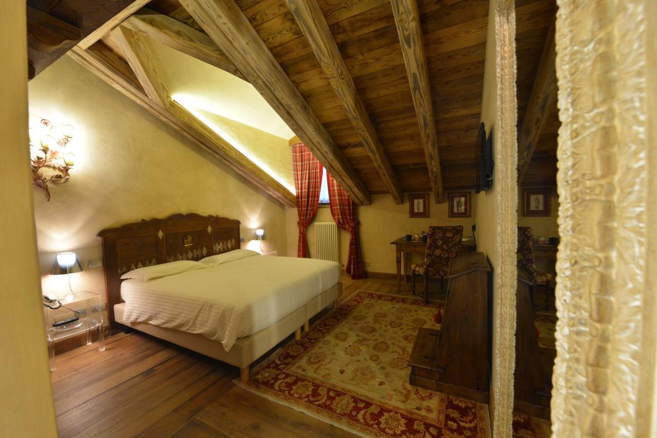 Superior Deluxe Double or Twin Room 