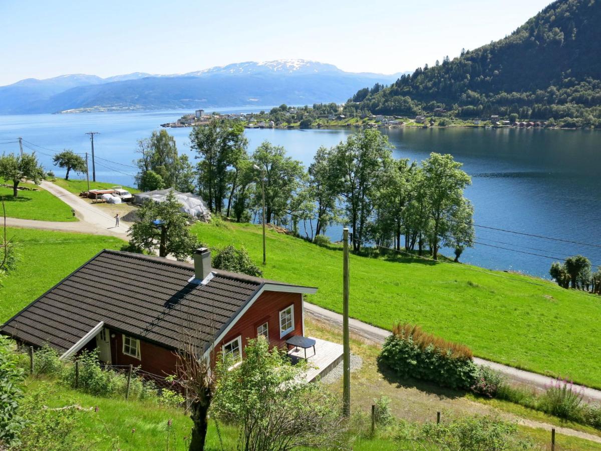 B&B Balestrand - Holiday Home Pærehagen - FJS297 by Interhome - Bed and Breakfast Balestrand