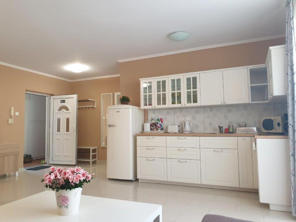 Rév Apartman - B&B