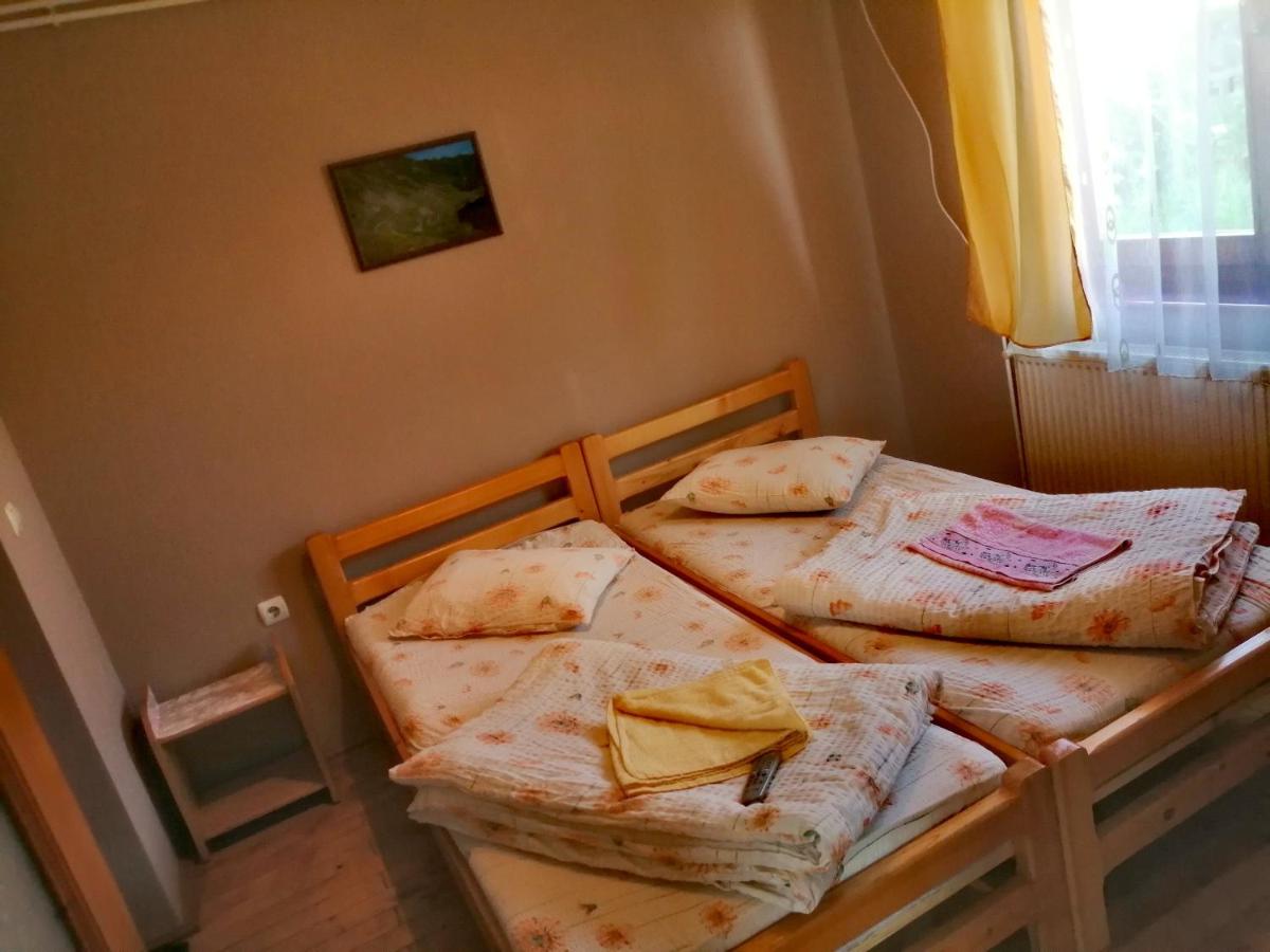 Camera Doppia con Letti Singoli con Bagno