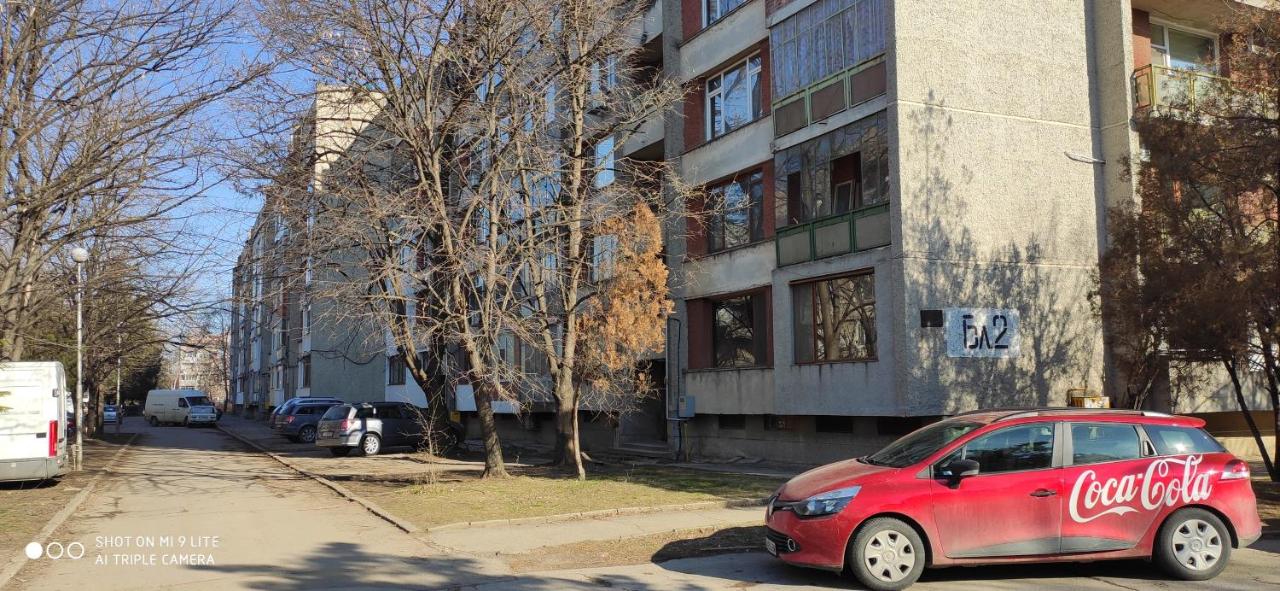 Уютен апартамент в Търговище - 2 спални и кухня - Chambres d’hôtes