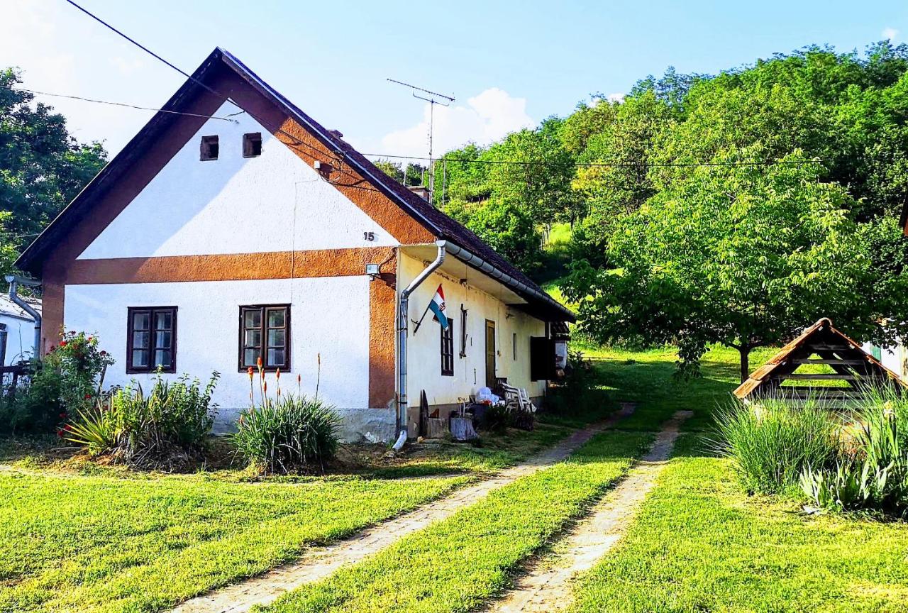 B&B Lovászhetény - Pusztakisfalu Vendégház - Bed and Breakfast Lovászhetény