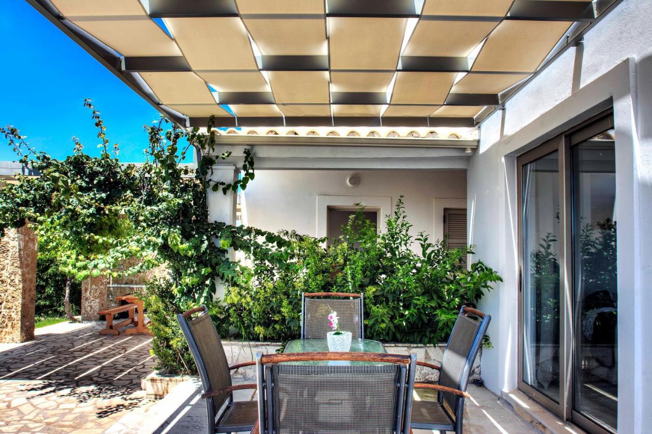 ISSOS BEACH VILLA - Ferienwohnung