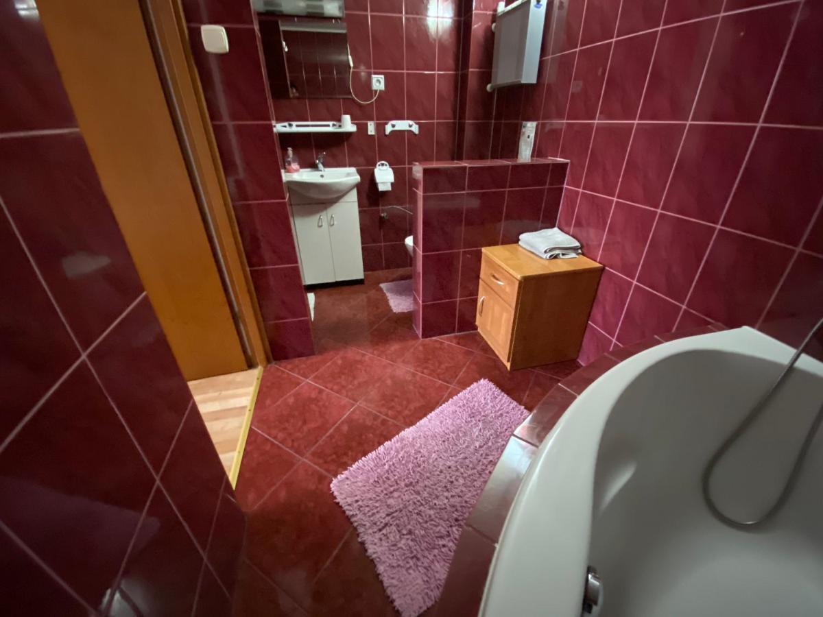 Doppelzimmer mit Balkon und Bad