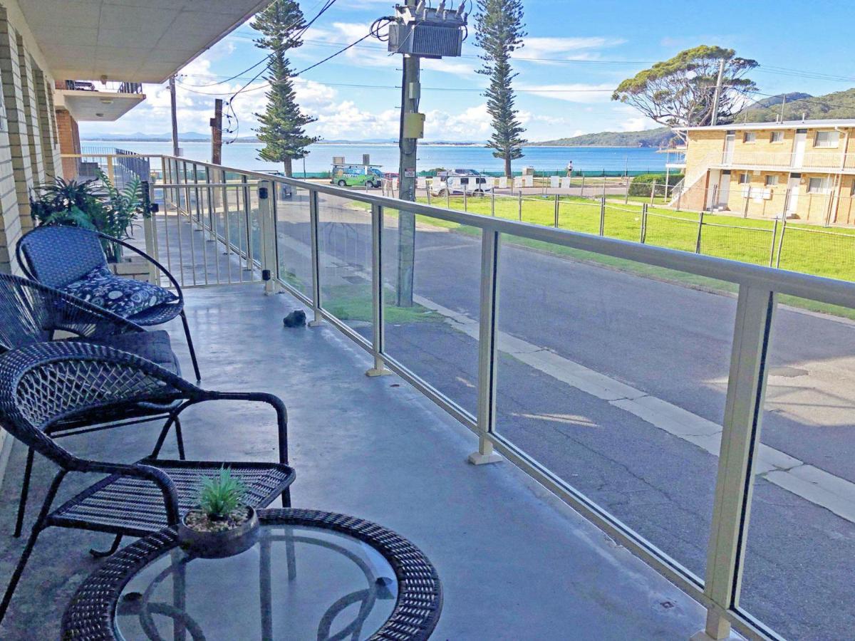 B&B Shoal Bay - Shoal Court 2 fabulous location with water views - Bed and Breakfast Shoal Bay