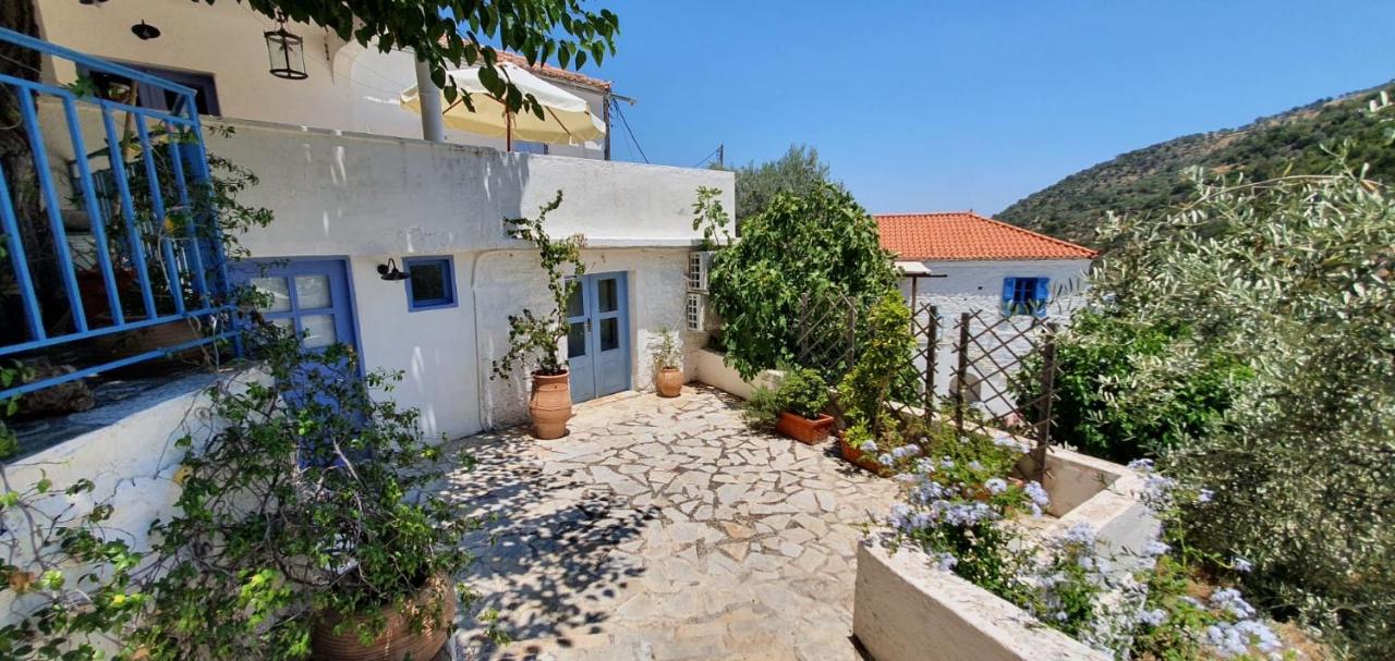 Maison charme avec piscine privée, près de la mer à Sappounakeika, Tyros - B&B