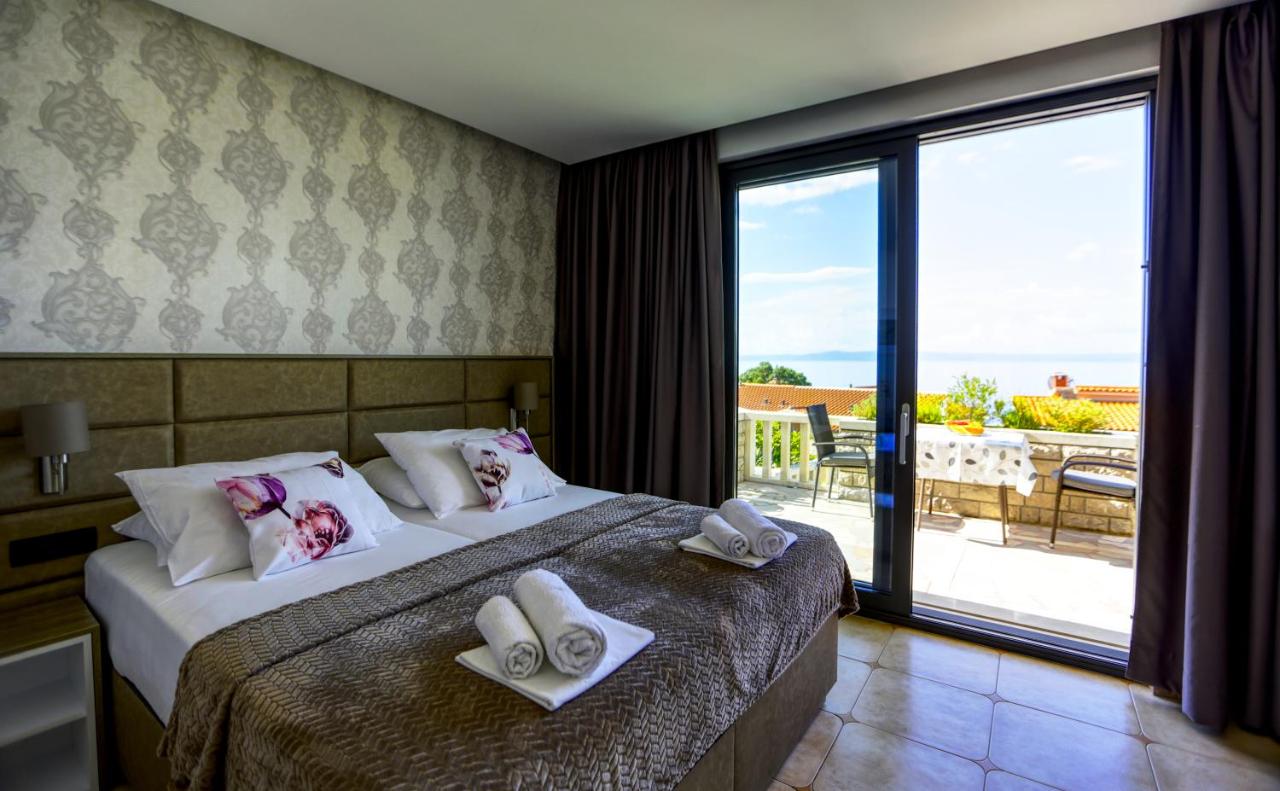 Comfort One-Bedroom Apartment with Terrace and Sea View