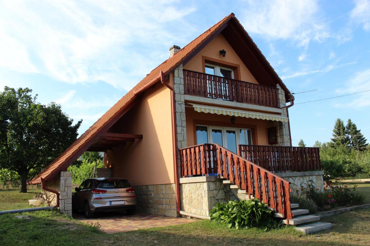 Lizi Apartman - Bed and Breakfast