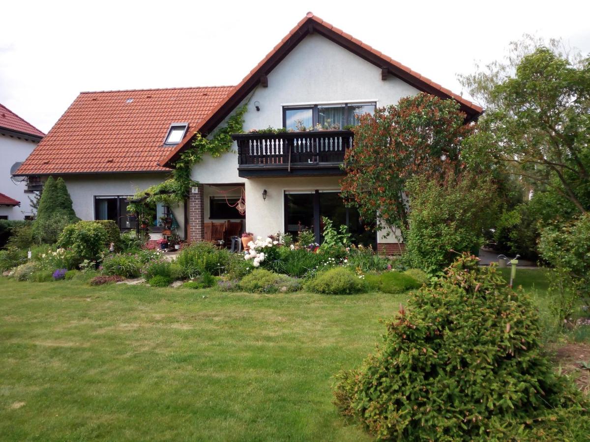 Große Ferienwohnung am grünen Stadtrand - B&B Erfurt