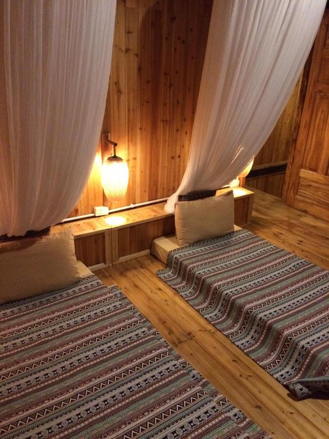 Chambre Lits Jumeaux avec Salle de Bains Commune