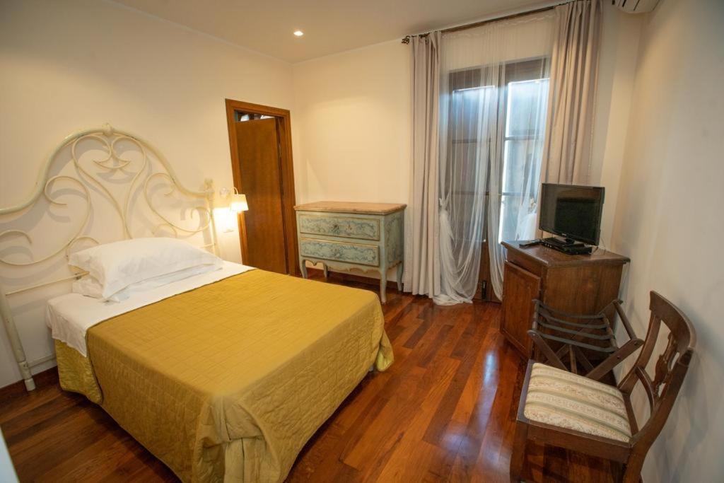 Deluxe Single Room with Balcony