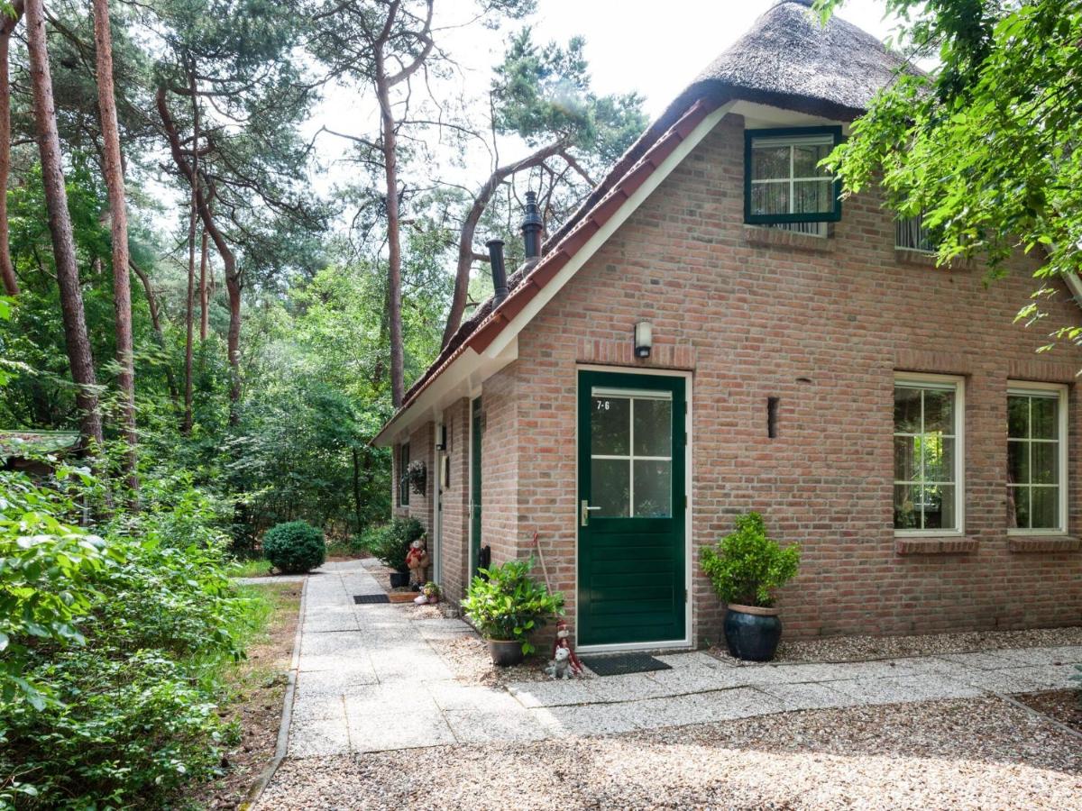 B&B Beerze - Rustic Holiday Home in Beerze Overijssel with Lush Garden - Bed and Breakfast Beerze