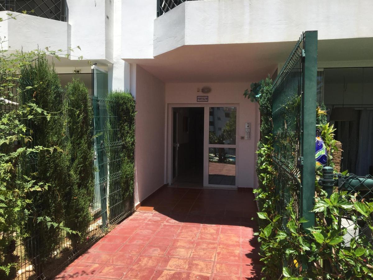 MI CAPRICHO, Beachfront, Grownfloor, Private Garden & Terrace - Ferienwohnung Mijas Costa