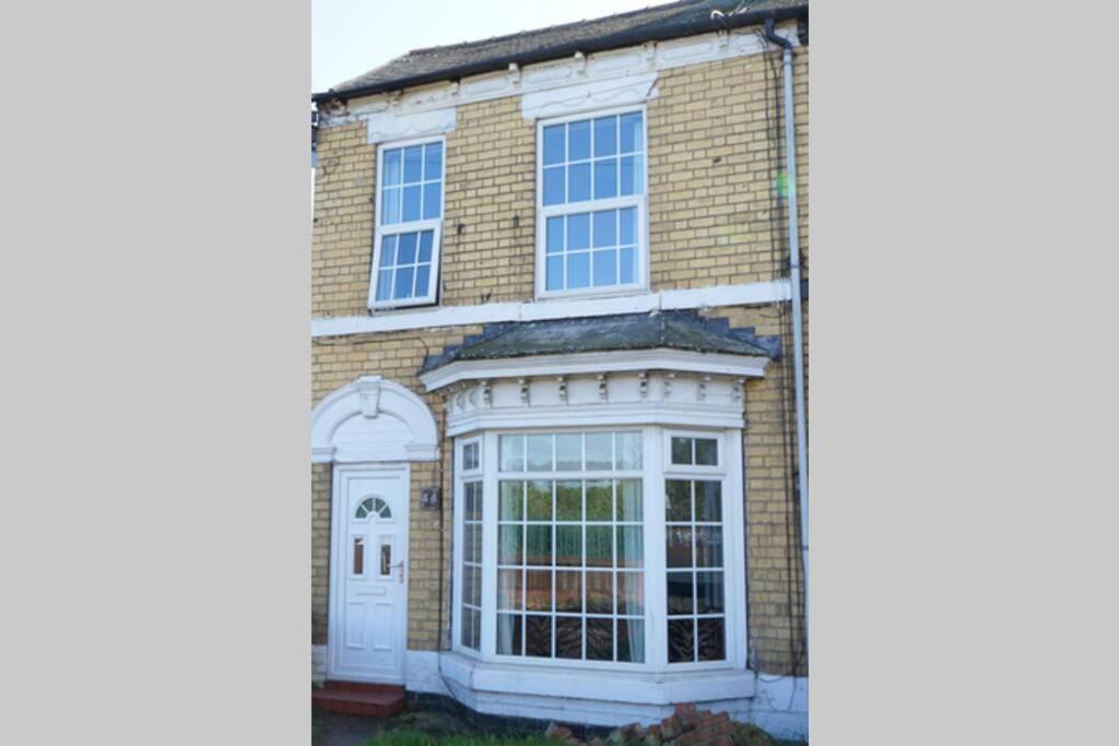 Hullidays - University Side Lg 4 bed House - B&B