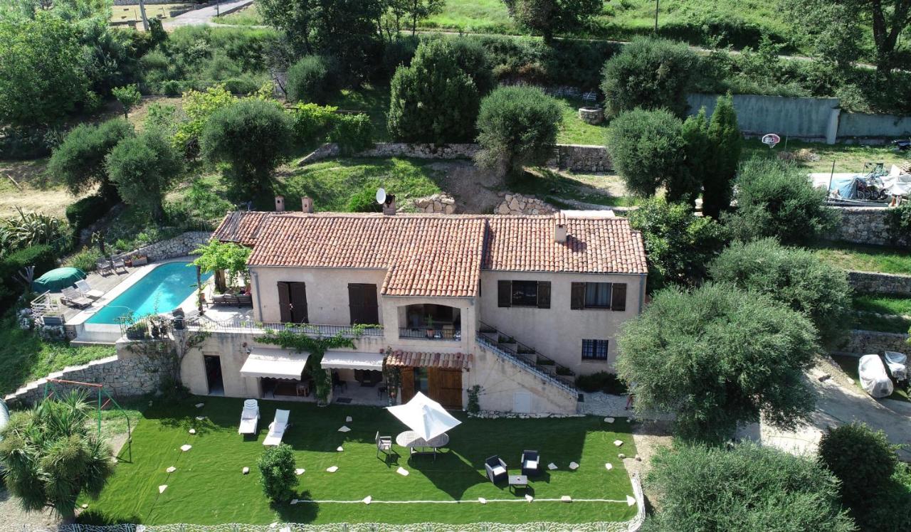 "Aux Balcons du Riou" avec vue mer 180 degrés - Bed and Breakfast