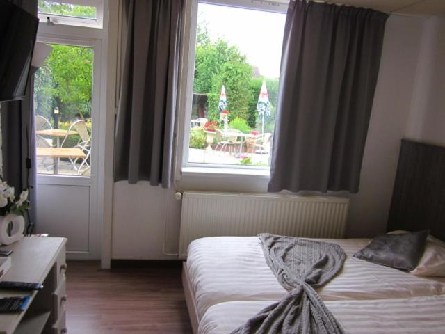 Chambre Double ou Lits Jumeaux avec Salle de Bains Privative