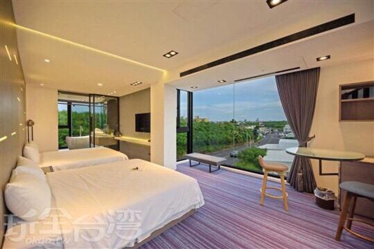 Deluxe Twin Room with Sea View