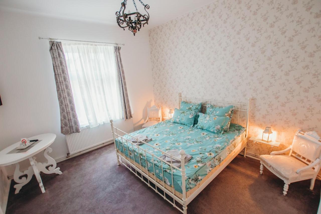 Vila ORIENT - B&B Hunedoara