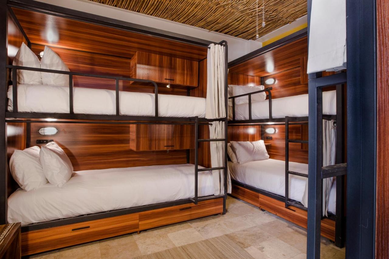 Bed in een Gemengde Slaapzaal met 6 Bedden